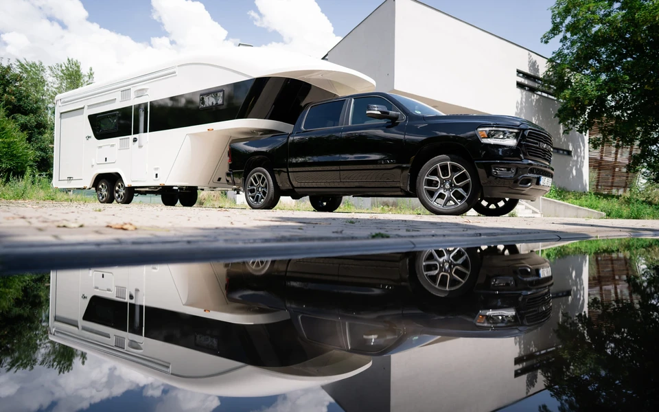 Oryx fifth wheeler — view 2